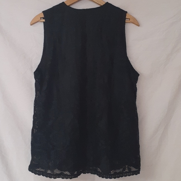 Black v-neck lace sleeveless top size 3XL (#13) - Picture 2 of 9
